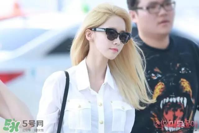 夏天头发染什么颜色好看 夏天染什么颜色的头发好看