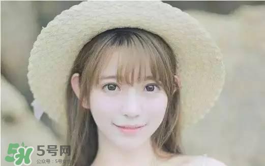 夏天头发染什么颜色好看 夏天染什么颜色的头发好看