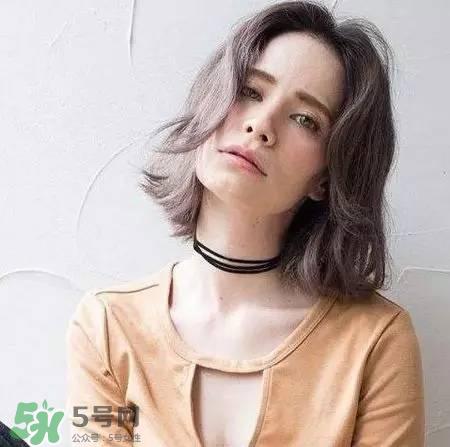 夏天头发染什么颜色好看 夏天染什么颜色的头发好看