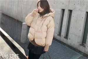 短款羽绒服怎么搭配?小个子女生的显高利器