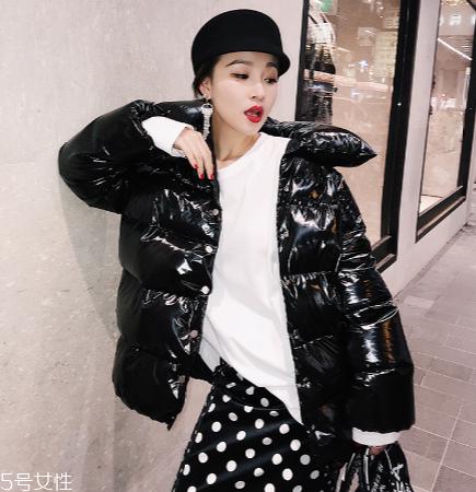 短款羽绒服怎么搭配？小个子女生的显高利器