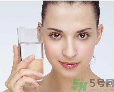 秋季补水效果好的护肤品有哪些?秋季补水的重要性