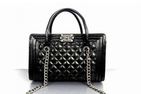 香奈儿包包怎么鉴别真假呢 香奈儿包包产自哪里呢