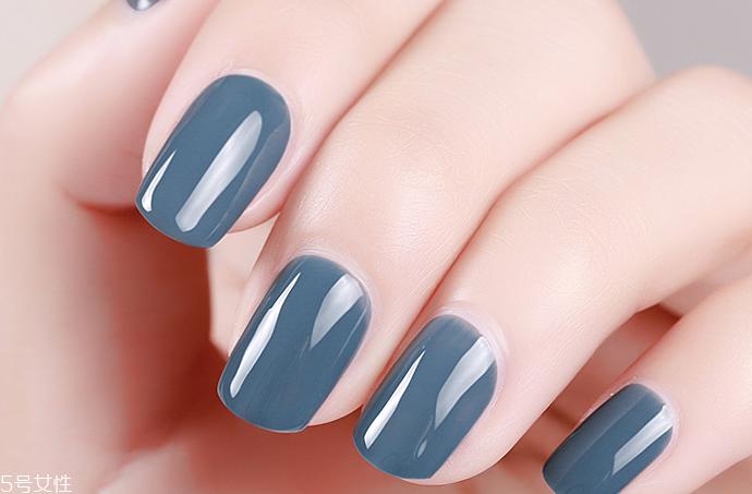 雾霾蓝指甲图片 雾霾蓝美甲样式大全