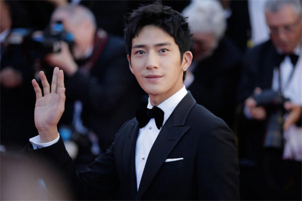 男生长脸适合什么发型 哪些发型适合长脸