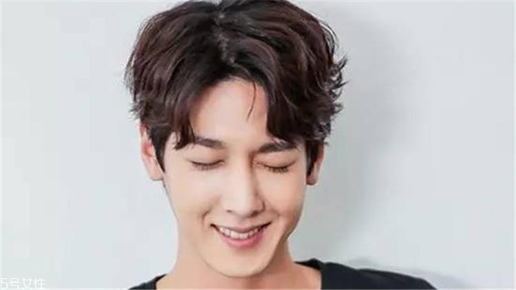 男生夏天该剪什么发型才帅 男生夏季发型推荐