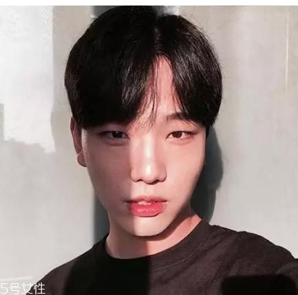男生夏天该剪什么发型才帅 男生夏季发型推荐