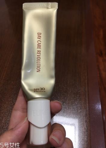 资生堂怡丽丝尔防晒霜闷痘吗 一生推的防晒霜