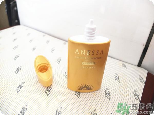 安耐晒为什么那么稀？安耐晒是水状液体的吗？