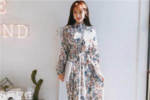碎花连衣裙搭配什么鞋子?玩转复古甜美