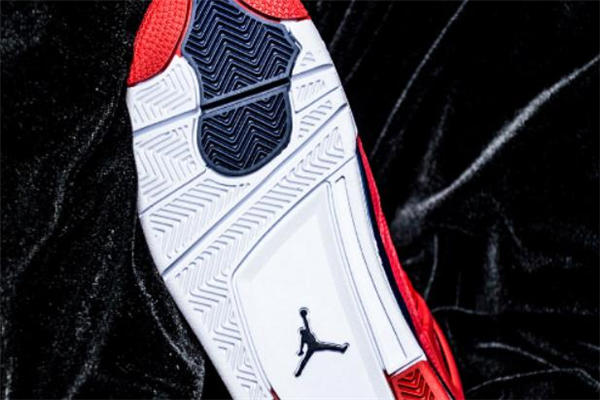 air jordan 4 fiba上脚测评 aj4篮球世界杯配色值得入手吗