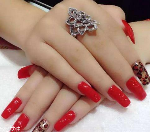 手指粗适合做什么美甲好看 粗手指适合的美甲颜色