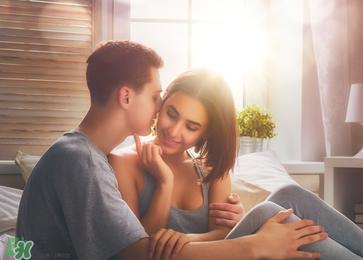 单身戒指戴哪个手指？单身戒指的戴法