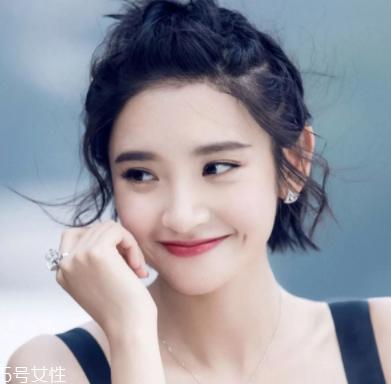 2018开年爆款色莓果紫，怎么涂更美？