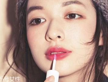 2018开年爆款色莓果紫，怎么涂更美？