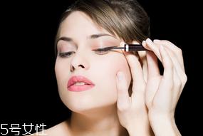 内双用眼线笔还是眼线液好？好用眼线笔推荐