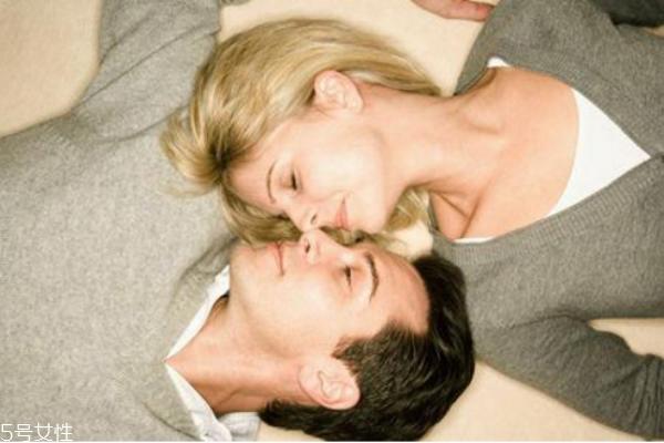 热恋时需要注意的事，闺蜜也要提防