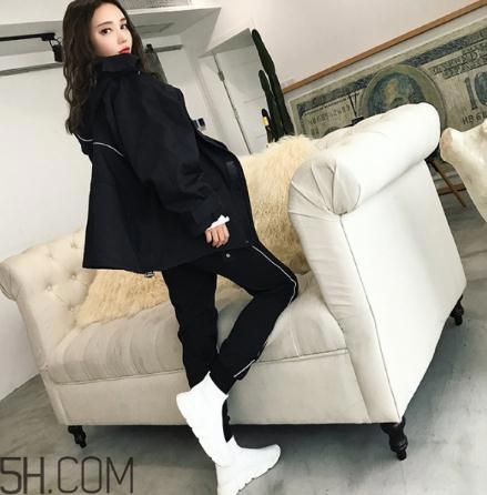 冲锋衣搭配什么裤子好看？冲锋衣搭配裤子图片