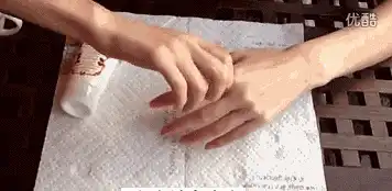 手的皮肤粗糙怎么变细腻 手部皮肤粗糙用什么护手霜
