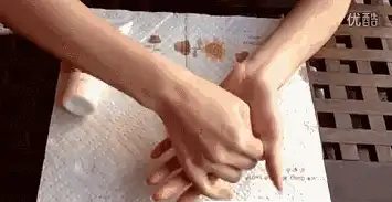 手的皮肤粗糙怎么变细腻 手部皮肤粗糙用什么护手霜