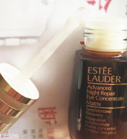 雅诗兰黛精华液多少钱？年轻肌肤的秘密