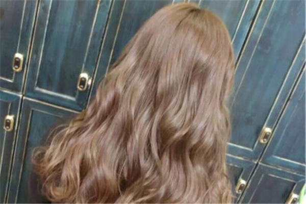 染发后几天可以洗头 染发后洗头要用洗发水吗