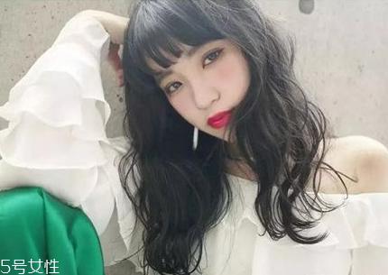 2019年流行什么卷发 2019年流行的长发波浪卷