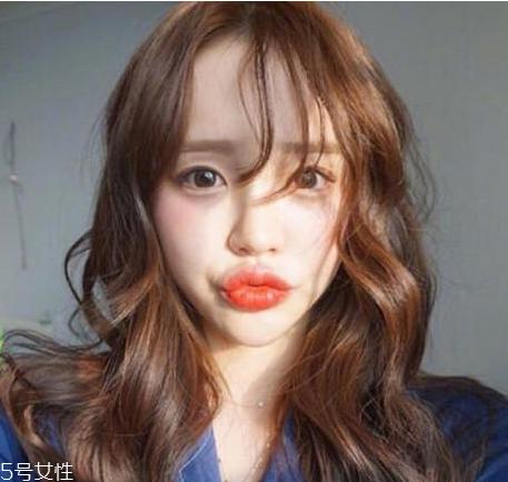 2019年流行什么卷发 2019年流行的长发波浪卷