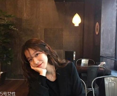 2019年流行什么卷发 2019年流行的长发波浪卷