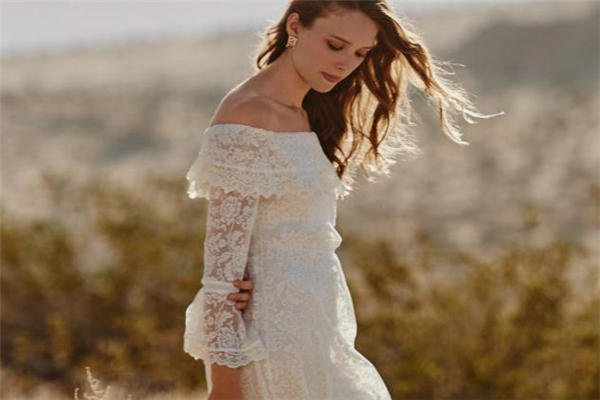 蕾丝裙适合什么人穿 身材很重要