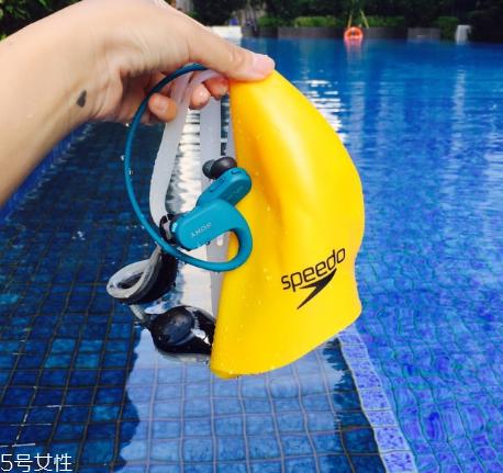 泳帽硅胶好还是pu好 两种材质区别大