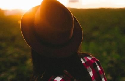 离婚后成了父亲的女人 谁和自己亲爸爸那个过