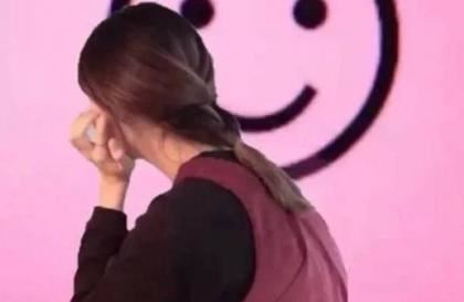 上课时和同桌做污污的事情 我把语文课代表做哭了