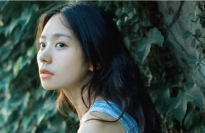 校长把校花按在桌上 醒来时他还在继续