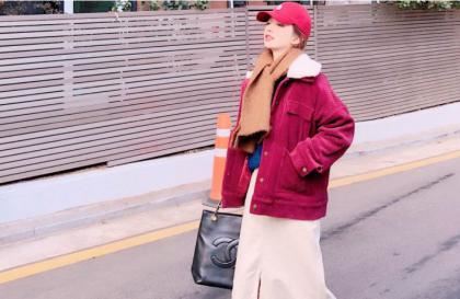 校长把校花按在桌上 醒来时他还在继续