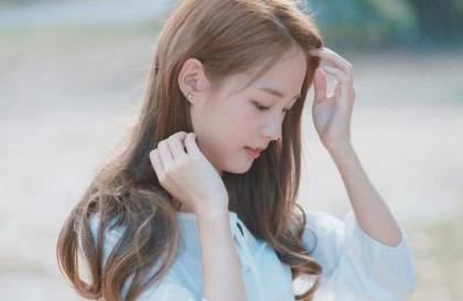 他两个朋友做了我一晚 被两个男人同时进去受不了