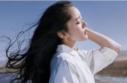 教练等不及在车里就来开始了 教练在没人的地方要了我