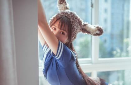 说说你们在地铁被顶的事 角落里猛男要了我的联系方式