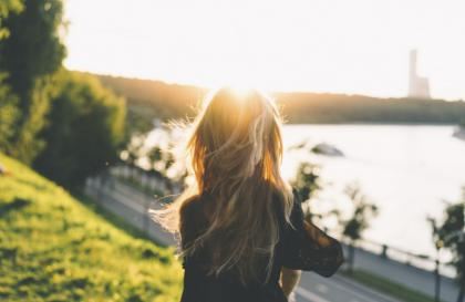 他的手抓住了我的小兔子 男票不停的蹭你是为什么