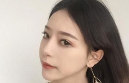 放在里面等我好回来检查 被医生绑在妇科椅调教