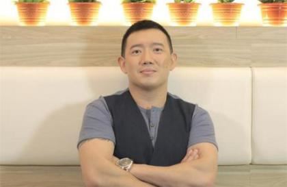 杜汶泽曾今的禁片电影 《豪情3D》与AV大战