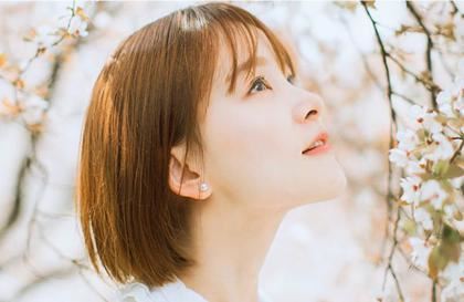 在公交车里撞了我八次 男朋友说穿裙子做做事方便