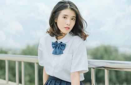 学渣边写作业下面被学霸做 读书好的男生就是有福气