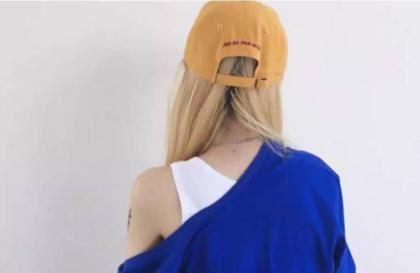 有没有试过一前一后两个人 他们一前一后的做