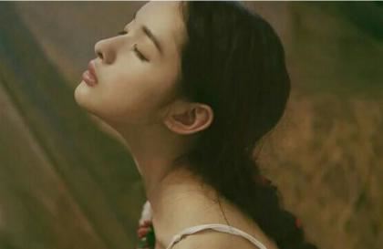 在公交车上被撞了八次 坐公交车最后一排被强行要了