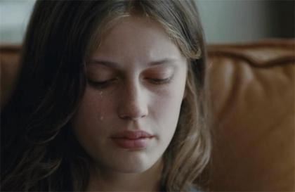 一部高颜值三级片 漂亮少女的不寻常之路