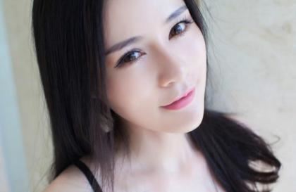 老师带我进入了她的房间 离过婚的女人就是放得开