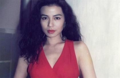 这部钟楚红的香港禁片 尺度之大让你一饱眼福