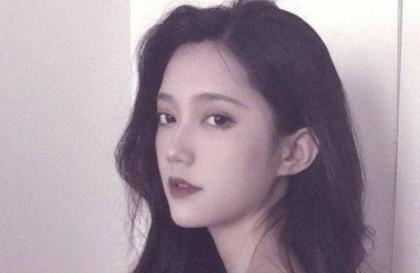 四个人一晚上换着做 娇妻第一次真实的交换