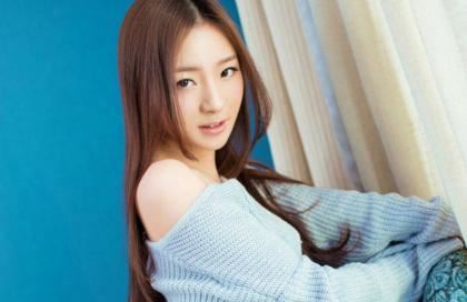 做了女领导的男秘书 那一夜我忍不住强要了她